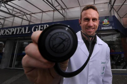  CAXIAS DO SUL, RS, BRASIL, 17/10/2019 - O ex-atacante Lê, Com passagens por VEC, Caxias e Ju, deixou o futebol há quatro anos para cursar medicina. (Marcelo Casagrande/Agência RBS)