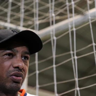  CAXIAS DO SUL, RS, BRASIL, 10/10/2019 - O ex-jogador Marcelo Costa, com passagem pela dupla Ca-Ju e Grêmio, luta contra uma insuficiência renal e aguarda por um transplante de rim. Enquanto segue o tratamento, inicia o trabalho com seu centro de treinamento para formação de jovens. (Marcelo Casagrande/Agência RBS)