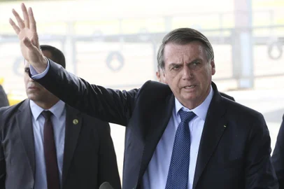 O presidente Jair Bolsonaro fala à imprensa no Palácio da Alvorada. Foto de 02/09/2019