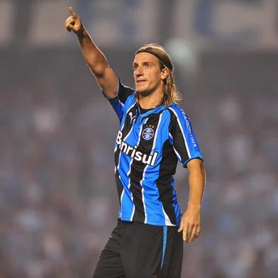  Brasileirão 2009,Grêmio x Palmeiras no estádio Olímpico.Jogador Maxi López faz o segundo gol do Grêmio