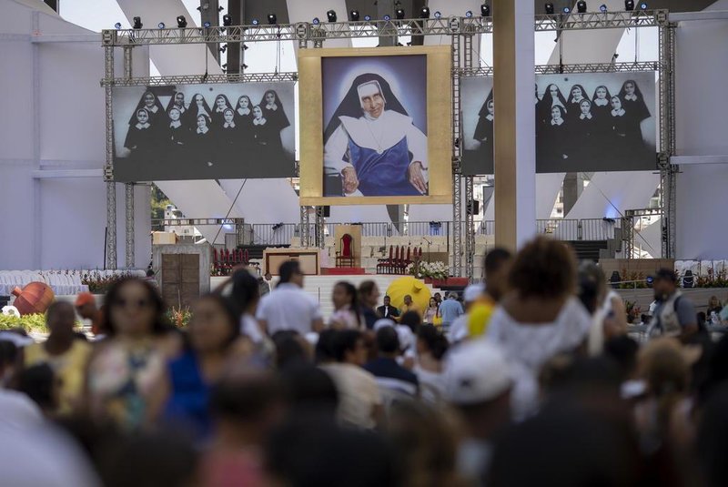 View of the altar during Canonization ceremony of Saint Dulce Mother of the poor, at the Fonte Nova Arena Stadium in the city of Salvador, Bahia state, on October 20, 2019. - Saint Dulce is well-know among Bahia citizens as The good angel of Bahia. Dulce found the Charitable Works Foundation of Sister Dulce (OSID), that include Santo Antonio Hospital, one of the most important hospital of the northeast region of Brazil. (Photo by MAURO PIMENTEL / AFP)
