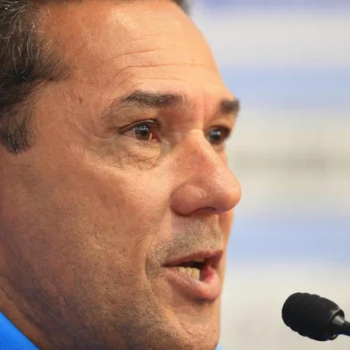  No Estádio Olímpico, primeiro treino do Grêmio após a decisão da direção em manter no comando o técnico Vanderlei Luxemburgo.