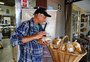 Padaria oferece produtos de graça para quem precisa de alimentos em Gravataí