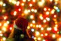 ***  22¼ Natal Luz  ***Turista observa árvore iluminada no centro de Gramado.