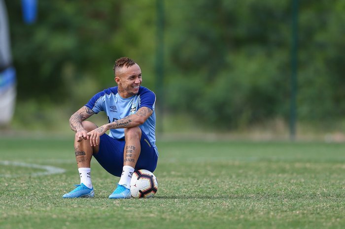 PSG demonstra interesse em levar Cebolinha na próxima temporada
