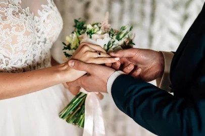  PORTO ALEGRE, RS, BRASIL,23/10/2019-  Troca de alianças de casamento. (Foto: Viktar / stock.adobe.com)Fonte: 198831835