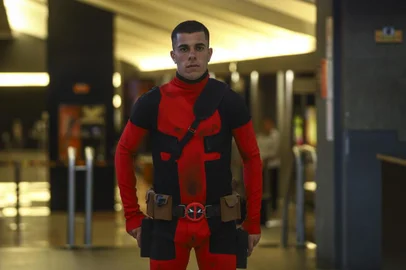  PORTO ALEGRE, RS, BRASIL, 22/10/2019: Na sexta-feira, uma dupla fantasiada foi retirada do cinema do Shopping Total porque outro cliente teria se sentido ameaçado por ela, que portava armas de brinquedo.Indexador: ISADORA NEUMANN