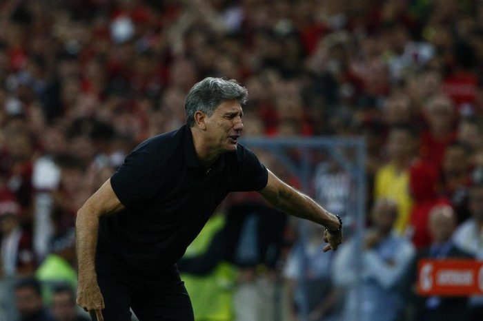 Flamengo após golear na libertadores voltou a ser o melhor time do Bra