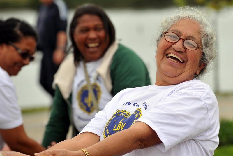  comemoração do Dia do Idoso com Osvalina Antunes de Lima (cabelos brancos) durante evento no Parque de CoqueirosIndexador: GUTO KUERTEN                    
