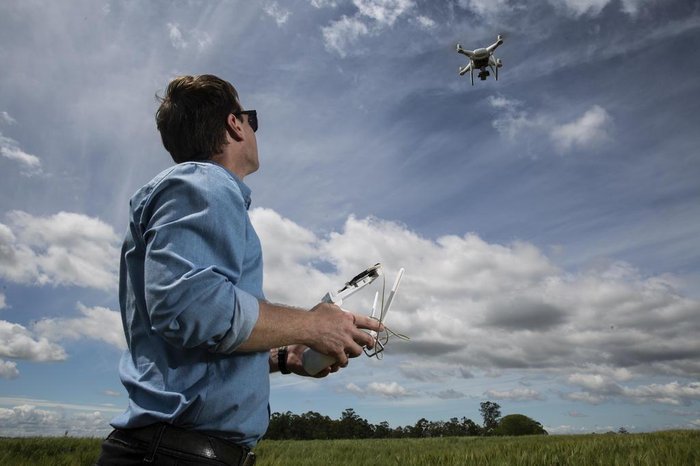 Na Estação Experimental da UFRGS, drones são usados como ferramenta em áreas de trigo, soja e milho