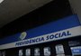 INSS vai antecipar pagamento e conceder "salário extra" a atingidos pelas enchentes no RS