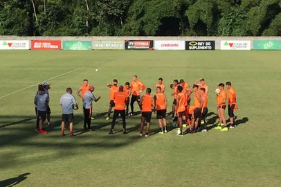 Time do Inter treina em Salvador para enfrentar o Bahia, amanhã, na Fonte Nova