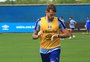 Felipe Vizeu participa de coletivo e fica próximo de voltar ao time do Grêmio