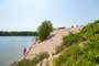 Sandbanks Provincial Park is a natural wonder, with wide stretches of sand, and five-story-high dunes. (CREDIT: Eugen Sakhnenko/The New York Times)PRINCE EDWARD COUNTY, Canada ¿ BC-TRAVEL-TIMES-CANADA-ISLAND-ART-NYTSF ¿ Sandbanks Provincial Park is a natural wonder, with wide stretches of sand, and five-story-high dunes. (CREDIT: Eugen Sakhnenko/The New York Times)..--..ONLY FOR USE WITH ARTICLE SLUGGED -- BC-TRAVEL-TIMES-CANADA-ISLAND-ART-NYTSF -- OTHER USE PROHIBITED.Editoria: TRALocal: .Indexador: Eugen SakhnenkoFonte: NYTNSFotógrafo: STR