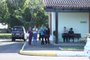  ALVORADA, RS, BRASIL, 01/11/2019: Amigos e familiares aguardam o início do velório de Jair Silveira de Almeida, 53 anos, foi atingido por disparos quando estava dentro de um carro.