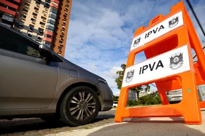  PORTO ALEGRE, RS, BRASIL, 23-05-2016:  Blitz do IPVA na Av. Borges de Medeiros, próximo ao viaduto da Av. José de Alencar (sentido Centro - Bairro).(CARLOS MACEDO/AGENCIA RBS)