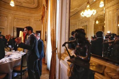  **EM BAIXA**PORTO ALEGRE, RS, BRASIL, 05/11/2019- Reunião sobre o IPVA: diante da repercussão negativa devido ao fim do parcelamento e a antecipação do calendário de pagamento do IPVA, o governo do Estado convocou de última hora reunião com líderes de bancada na Assembleia no Palácio Piratini. (FOTOGRAFO: LAURO ALVES / AGENCIA RBS)