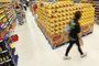 O Diário fez um levantamento em oito supermercados de Santa Maria para descobrir o valor de dez itens.