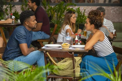****Foto exclusiva, Sinal Aberto, Flávia Requião.Em Bom Sucesso, Ramon (David Junior) e Francisca (Gabriella Moreyra) estão cada vez mais próximos, graças às aulas de dança de salão. 