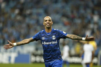  PORTO ALEGRE, RS, BRASIL - 07.11.2019 - Grêmio enfrenta o CSA na Arena, pela 31ª rodada do Campeonato Brasileiro. diego tardelli (Foto: Marco Favero/Agencia RBS)