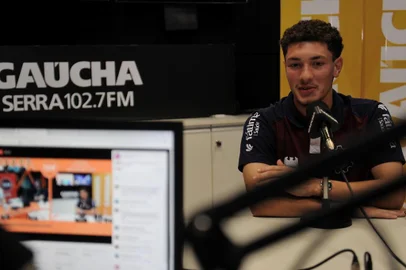  CAXIAS DO SUL, RS, BRASIL, 08/11/2019 - Programa Show dos Esportes na Serra, 82ª edição, com o convidado Argenta, lateral direito do Caxias. Apresentação de Eduardo Costa e Marcelo Rocha. (Marcelo Casagrande/Agência RBS)
