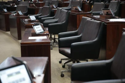  PORTO ALEGRE, RS, BRASIL, 11-12-2018. Deputados estaduais fazem votação do parcelamento do 13º salário dos servidores do Estado, na Assembleia Legislativa. (ANDRÉ ÁVILA/AGÊNCIA RBS)