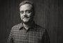 Rodrigo Vizeu autografa "Os Presidentes" na Feira do Livro de Porto Alegre