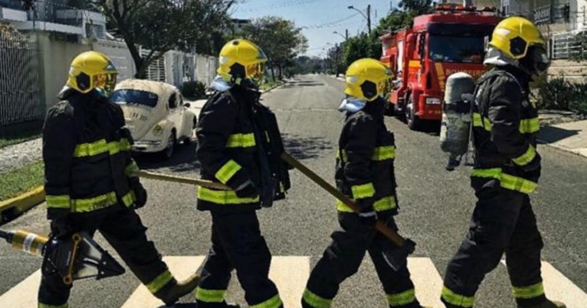 Comemorando 50 anos, bombeiros de Canoas recriam foto lendária dos Beatles - Zero Hora