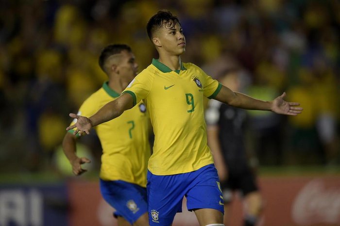 Copa do Mundo Sub-17: Brasil vence México de virada, com gol nos