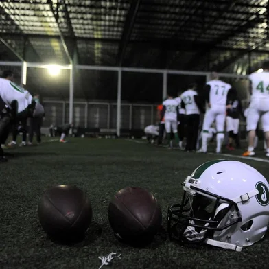  CAXIAS DO SUL, RS, BRASIL 23/06/2015Time do Juventude Futebol Americano (Juventude FA) se prepara pra a estreia no Torneio Touchdown 2015. (Felipe Nyland/Agência RBS)Indexador: FELIPE NYLAND                   
