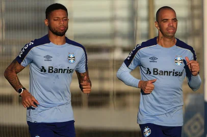  PORTO ALEGRE, RS, BRASIL - Treino do Grêmio. Jogadores André e Tardelli.