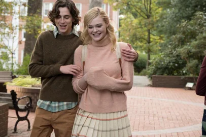Um Dia de Chuva em Nova York (2019), de Woody Allen, com Timothée Chalamet, Elle Fanning e Selena Gomez