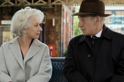 Warner / Divulgação A Grande Mentira (2019), de Bill Condon, com Ian McKellen e Helen Mirren