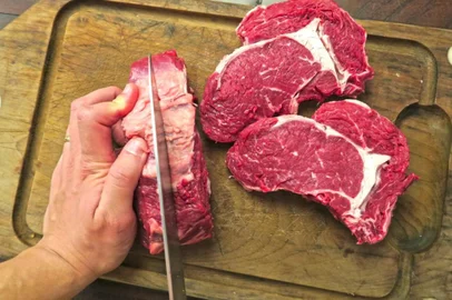 Carne de búfalo, campo cidade