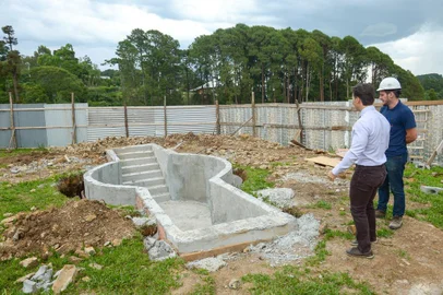 Prefeito Daniel Guerra visita o Parque das Araucárias