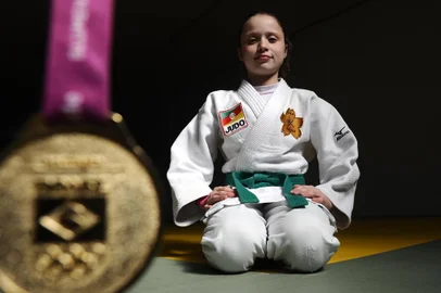  CAXIAS DO SUL, RS, BRASIL (25/11/2019)Carolina Cruz Marcon, de 12 anos, foi campeã de judô, na categoria dos 12 aos 14 anos, nos Jogos Escolares da Juventude de 2019. Ela representa a escola Kuse Dojô, do professor Miguel Kuse e é promessa na modalidade. (Antonio Valiente/Agência RBS)