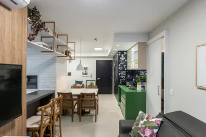 Rimaz Arquitetura e Design, apartamento, decoração, armário, marcenaria, verde, branco, madeira, lousa, escritório, gabinete, home office, prateleira