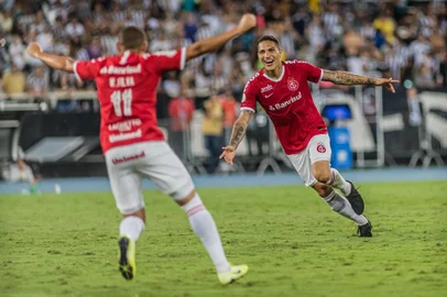  partida entre botafogo e internacionalRIO DE JANEIRO (RJ), 30.11.2019 â Futebol - Botafogo x Internacional    guerrero comemora gol na           partida entre Botafogo e internacional, valida pela 36a rodada do campeonato brasileiro 2019, realizado no Estadio Nilton Santos , Engenhao, neste sabado(30). (Foto: Maga Jr/Ofotografico/Lancepress!) Editoria: SPOLocal: Rio de JaneiroIndexador: Maga JrFonte: OfotograficoFotógrafo: Maga Jr