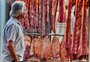 Carne e gasolina desafiam "dólar alto e juro baixo por um bom tempo", como quer Guedes