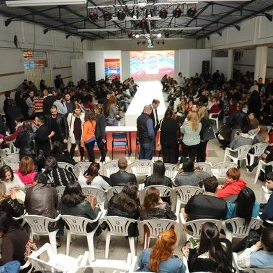  CAXIAS DO SUL, RS, BRASIL, 28/06/2016. A 18ª edição da Maratona de Moda do curso de Design de Moda tem como destaque o Prêmio UCS/Sultextil, que dá uma viagem a Paris ao aluno vencedor. O júri do 33º Prêmio UCS Sultextil é composto pela estilista Glória Coelho, Olivia Merquior, consultora, Gabriela Basso, designer, Andressa Oestreich, jornalista, e Edson Busin, especialista em marketing.(Diogo Sallaberry/Agência RBS)