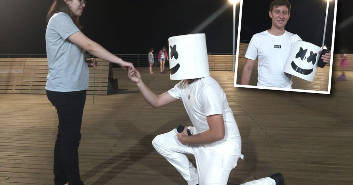 Download Com Balde Na Cabeca E Fantasia De Dj Marshmello Jovem Pede HD Wallpaper Com Balde Na Cabeca E Fantasia De Dj Marshmello Jovem Pede Free