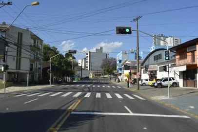 Nova sinaleira na avenida São Leopoldo, em Caxias do Sul.