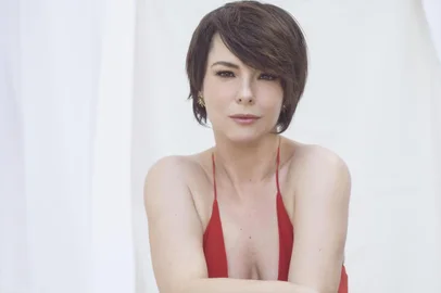 Atriz Regiane Alves