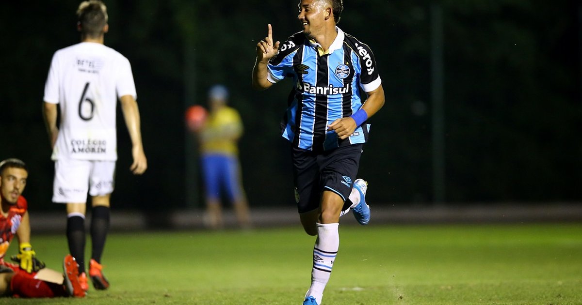 Planos para a base: Grêmio analisa vendas e adapta política para acelerar uso de jovens