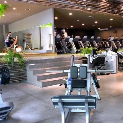 Shape Academia 24 horas completa 1 ano. 