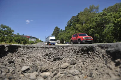  CAXIAS DO SUL, RS, BRASIL, 04/12/2019Condições das rodovias que são saídas de Caxias do Sul.Para Garibaldi, pela  RS 122, Km 63 (após posto da PRE, com cones)(Lucas Amorelli/Agência RBS)