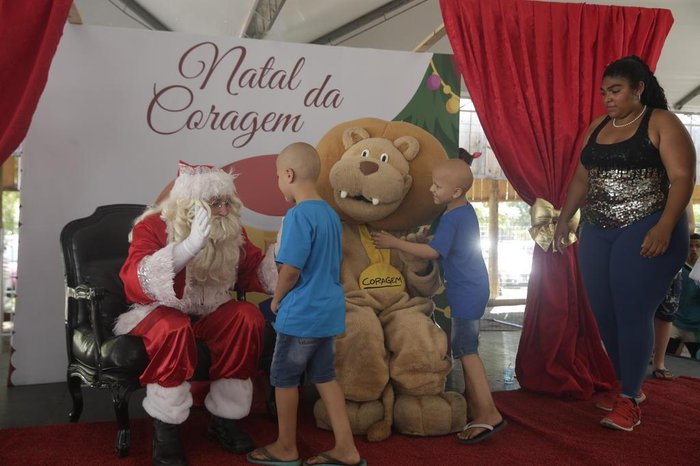 Gêmeos na Festa de Natal do ICI