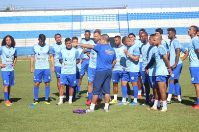 O Esportivo realiza o primeiro jogo-treino da pré-temporada neste sábado (14). A equipe de Bento Gonçalves irá até o Estádio Alcides Santa Rosa, em Garibaldi, enfrentar o time sub-20 do PRS. A partida inicia às 15h30min. A entrada, para os torcedores que tiverem interesse em acompanhar o jogo, será liberada. 