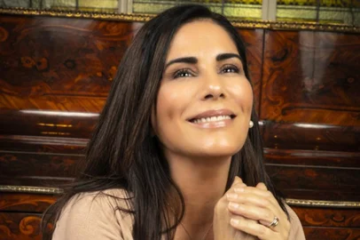 Gloria Pires é Lola em Éramos Seis.