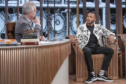 Rennan da Penha dá entrevista no Conversa com Bial